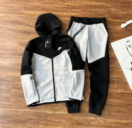 Nike Tech Fleece